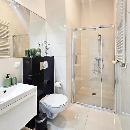 Visit Baltic - Scandi Platan